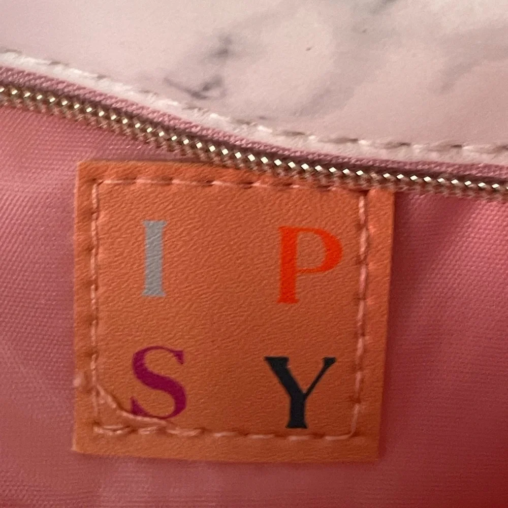Ipsy Cosmetic Case 7.5